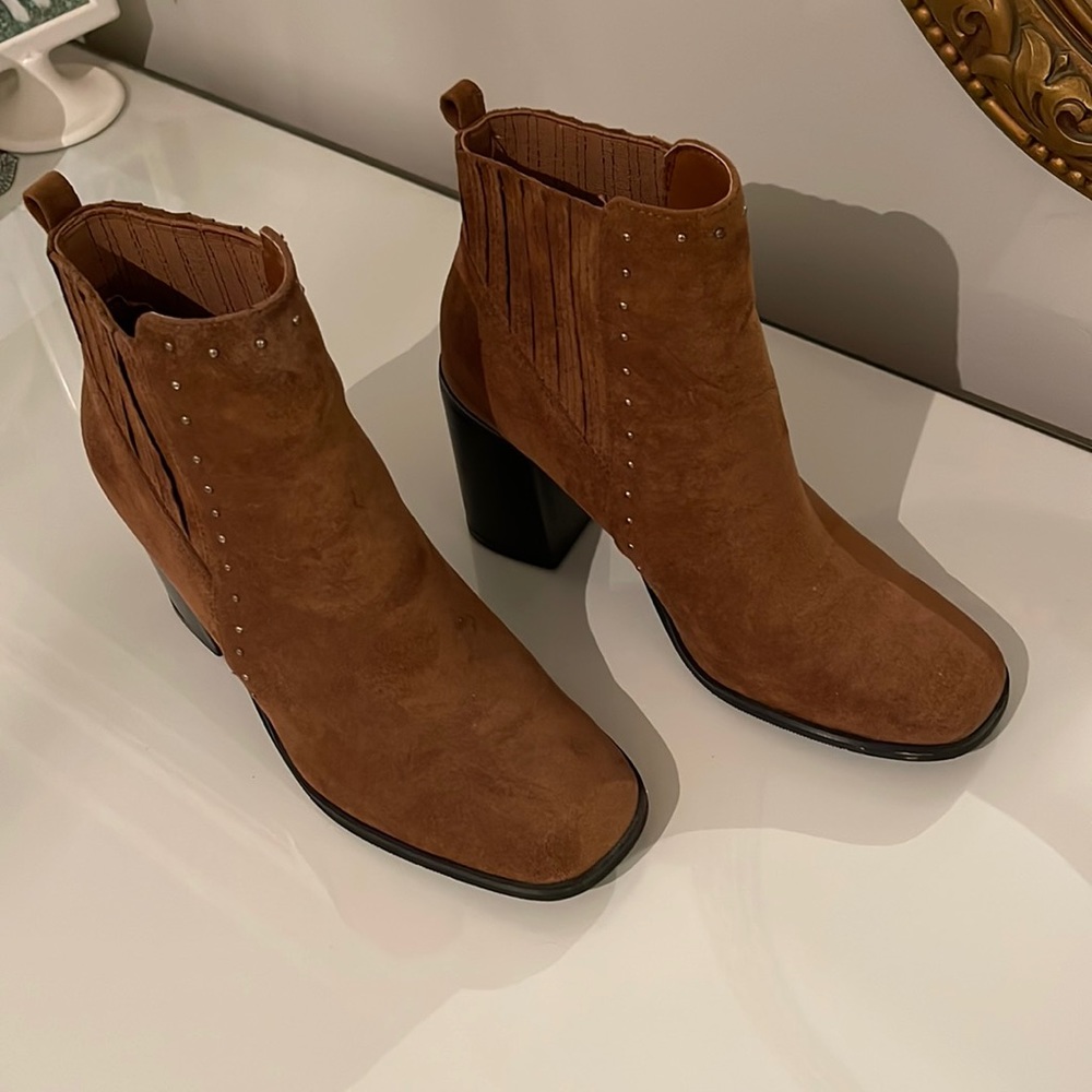 Suede boots